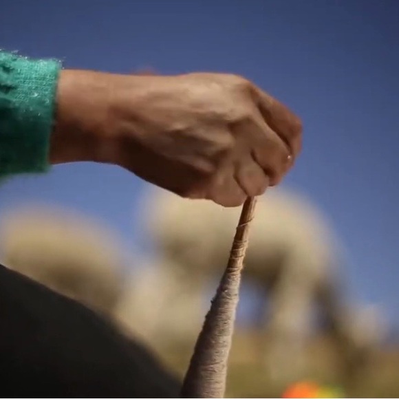 BEAUTIFUL NEW Peruvian HANDMAID ALPACA WOOL SWEATER (Cardigan). - Picture 3 of 16